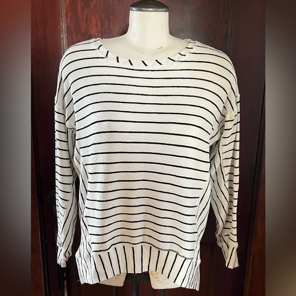 Ellen Tracy Black and White Striped Top - Size Large